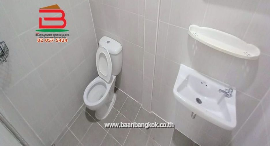 For sale 3 bedrooms townhouse in Nong Chok, Bangkok