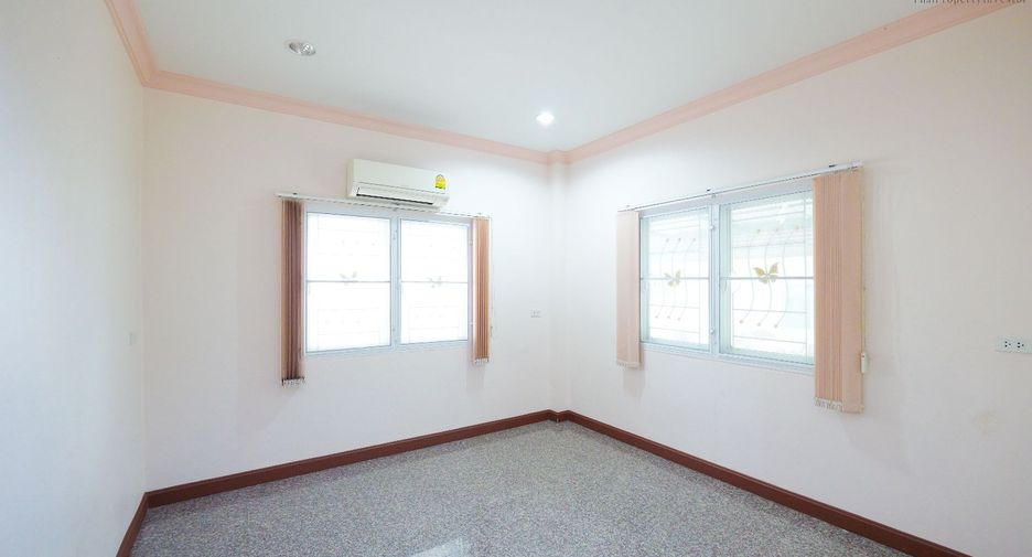 For sale 4 ベッドルーム house in Ban Phaeo, Samut Sakhon