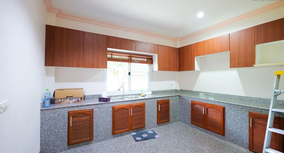 For sale 4 ベッドルーム house in Ban Phaeo, Samut Sakhon