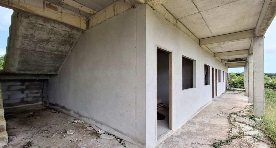 À vendre 30 chambres local commercial à Nikhom Phatthana, Rayong