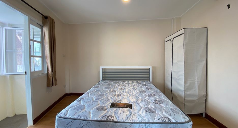 For rent 2 bedrooms townhouse in Mueang Chiang Mai, Chiang Mai