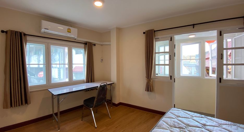 For rent 2 bedrooms townhouse in Mueang Chiang Mai, Chiang Mai