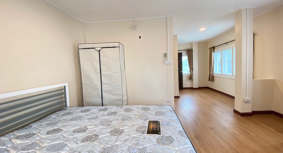 For rent 2 bedrooms townhouse in Mueang Chiang Mai, Chiang Mai