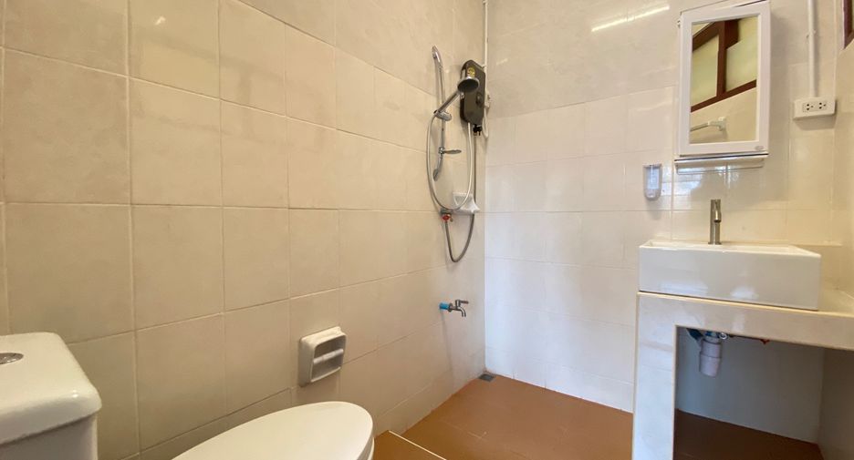 For rent 2 bedrooms townhouse in Mueang Chiang Mai, Chiang Mai