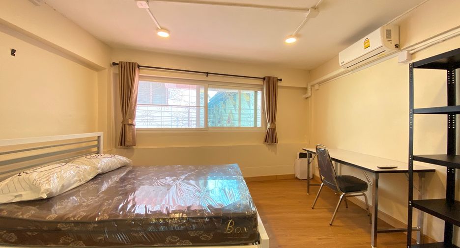 For rent 2 bedrooms townhouse in Mueang Chiang Mai, Chiang Mai