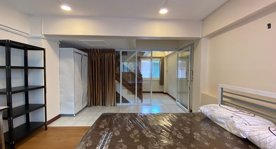 For rent 2 bedrooms townhouse in Mueang Chiang Mai, Chiang Mai