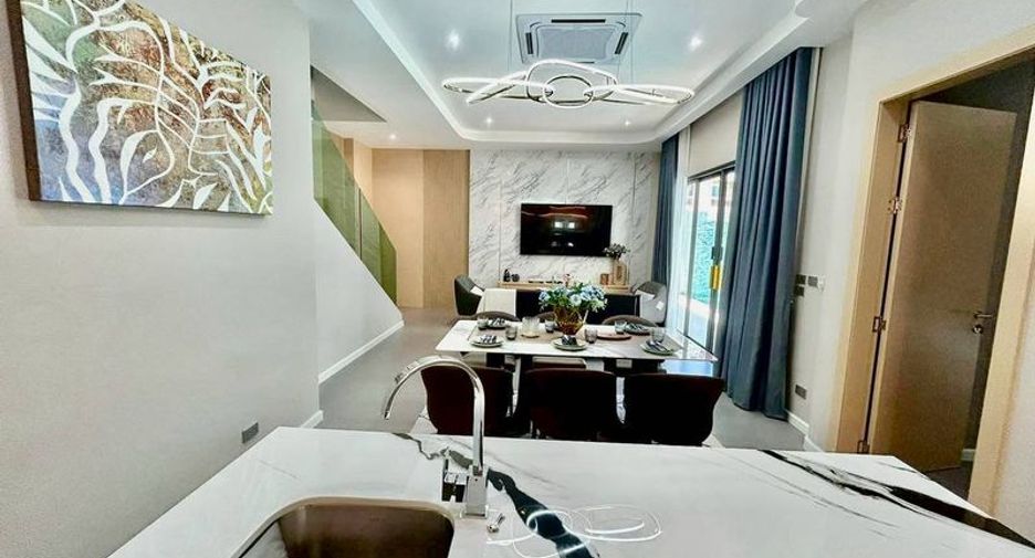 Villa en venta de 4 habitaciones en Bang Lamung, Chonburi