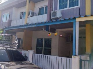 For sale 4 bedrooms townhouse in Mueang Samut Sakhon, Samut Sakhon
