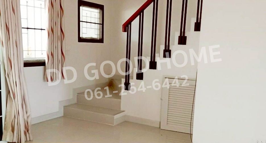 For sale 3 bedrooms townhouse in San Kamphaeng, Chiang Mai
