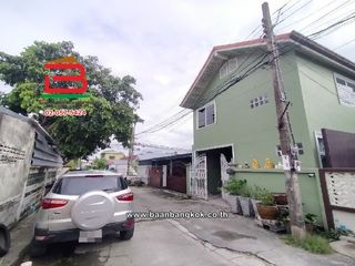 For Rent 4 Bedroom Townhouse In Saphan Sung, Bangkok