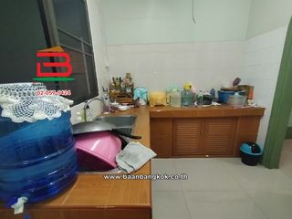 For rent and for sale 4 bedrooms townhouse in Saphan Sung, Bangkok