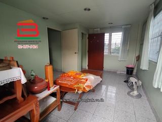 For rent and for sale 4 bedrooms townhouse in Saphan Sung, Bangkok