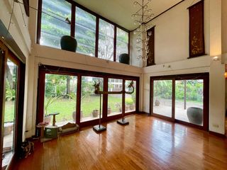 For sale 4 ベッドルーム house in Khlong Toei, Bangkok