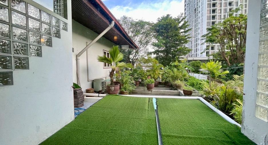 For sale 4 ベッドルーム house in Khlong Toei, Bangkok