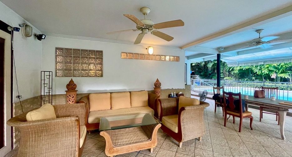 For sale 4 ベッドルーム house in Khlong Toei, Bangkok