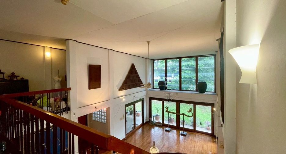For sale 4 ベッドルーム house in Khlong Toei, Bangkok