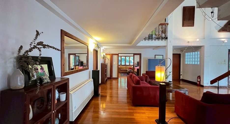 For sale 4 ベッドルーム house in Khlong Toei, Bangkok