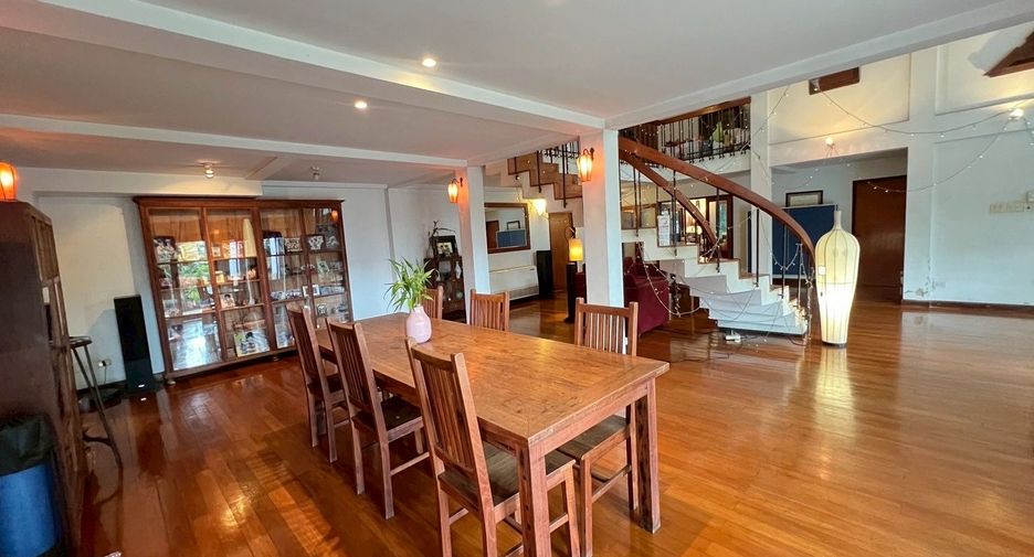 For sale 4 ベッドルーム house in Khlong Toei, Bangkok