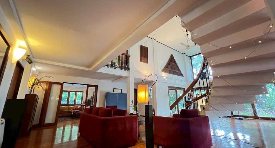 For sale 4 ベッドルーム house in Khlong Toei, Bangkok