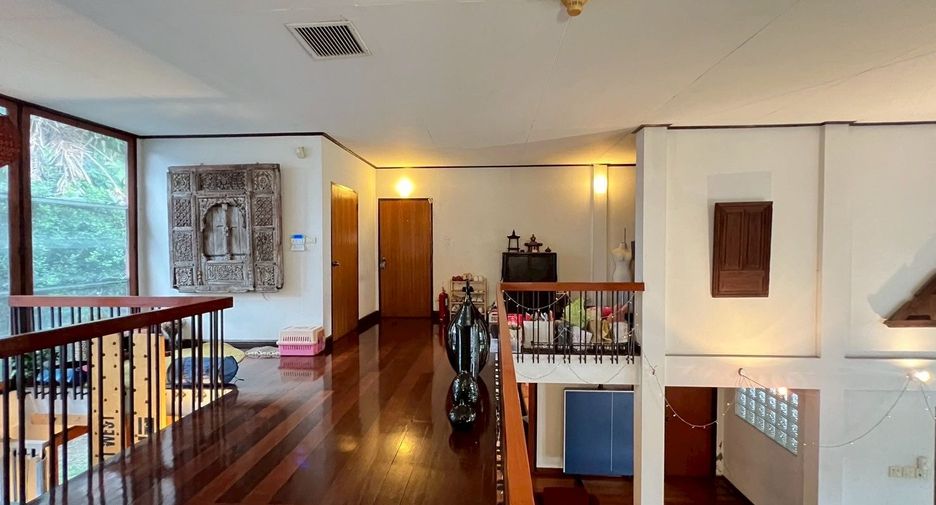 For sale 4 ベッドルーム house in Khlong Toei, Bangkok