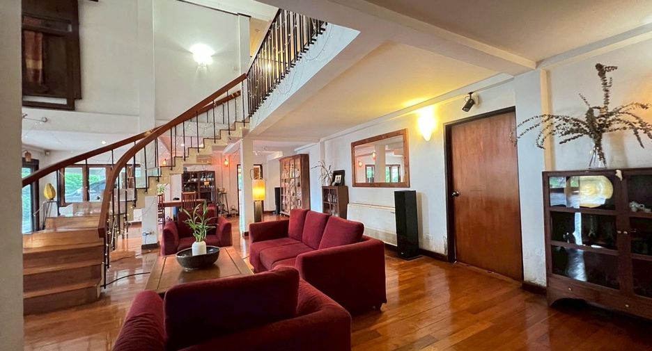For sale 4 ベッドルーム house in Khlong Toei, Bangkok