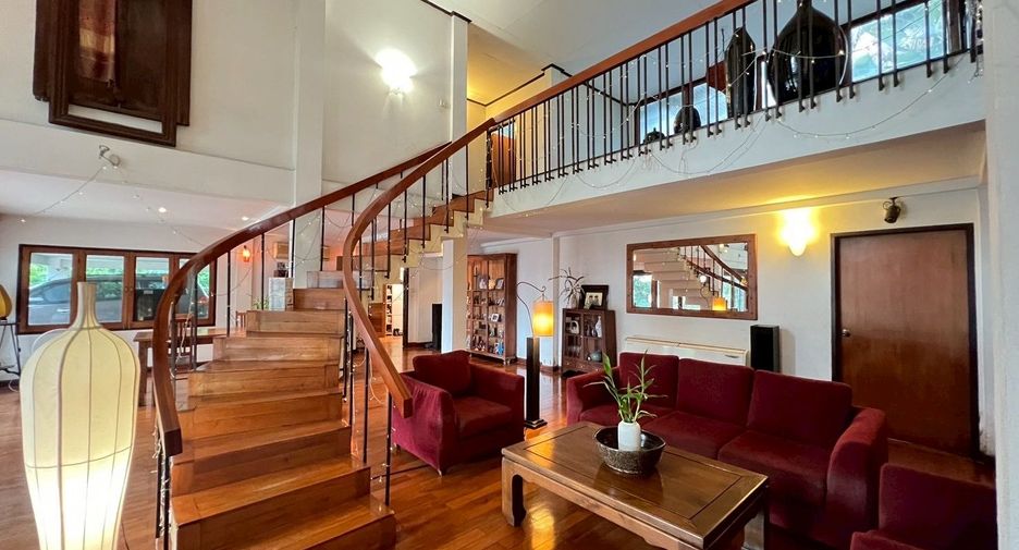 For sale 4 ベッドルーム house in Khlong Toei, Bangkok