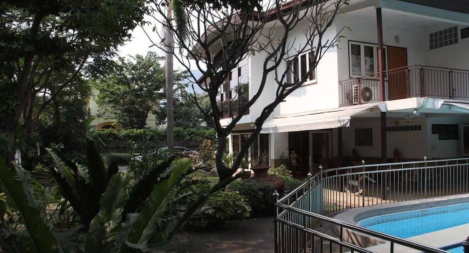 For sale 4 ベッドルーム house in Khlong Toei, Bangkok