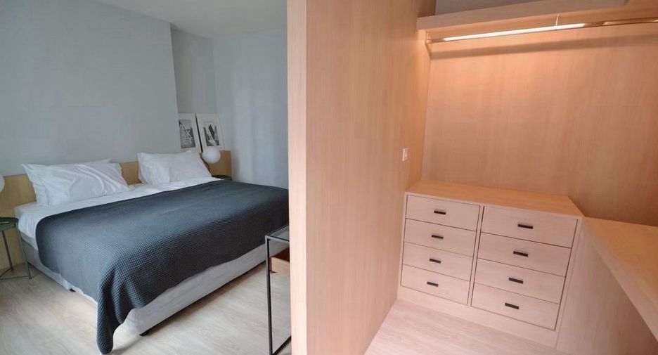For rent and for sale 2 bedrooms condo in Huai Khwang, Bangkok