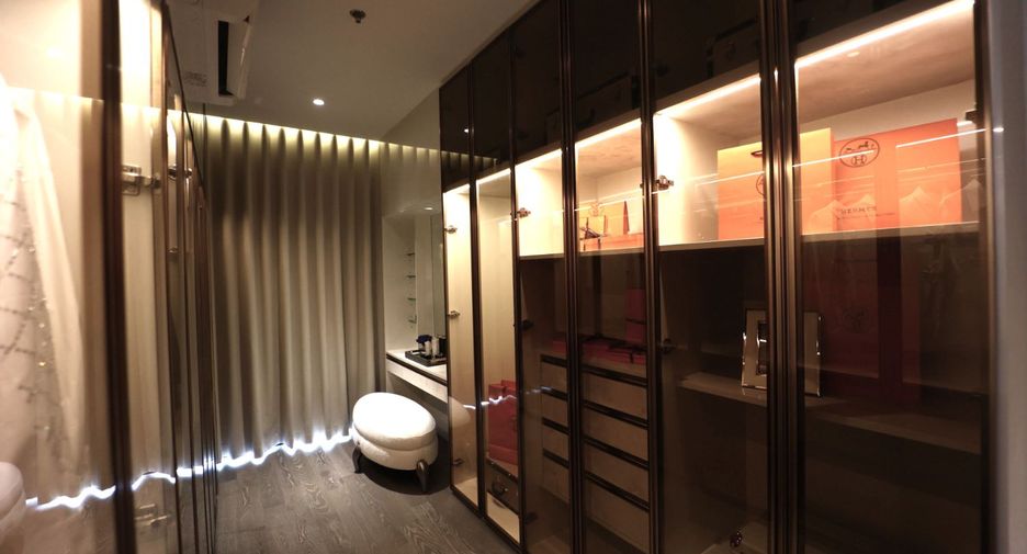 À vendre 3 chambres condo à Khlong Toei, Bangkok