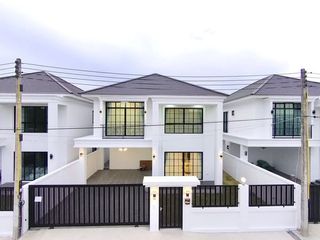 For sale 4 bedrooms house in Na Jomtien, Pattaya
