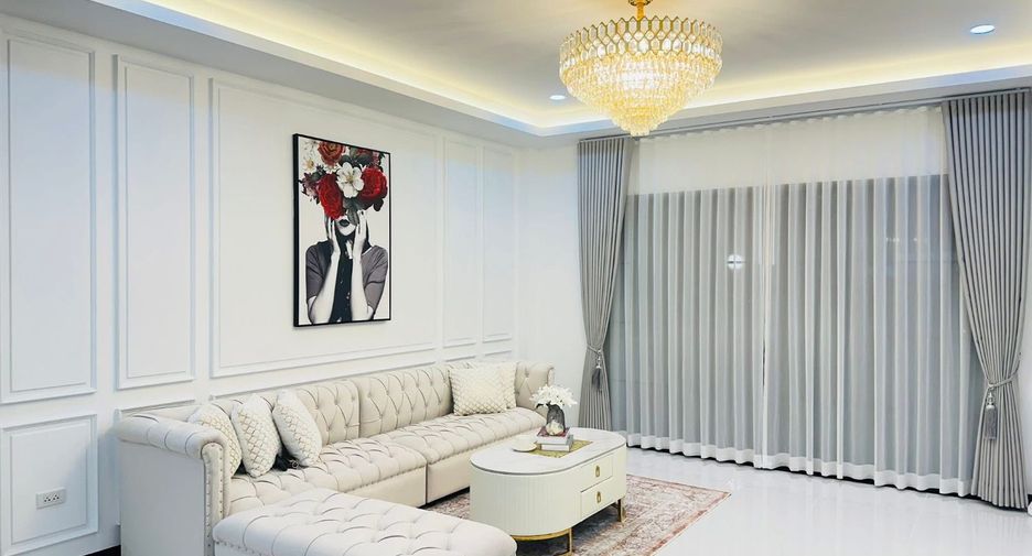 For sale 4 bedrooms house in Sattahip, Chonburi