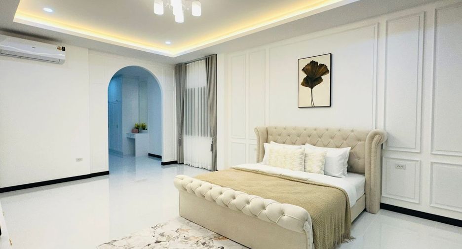 For sale 4 bedrooms house in Sattahip, Chonburi