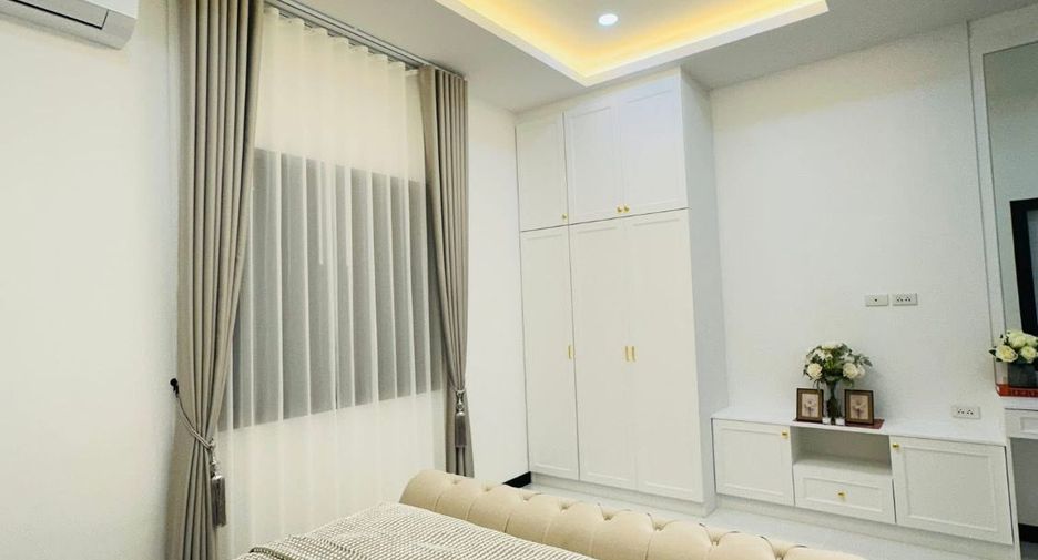 For sale 4 bedrooms house in Sattahip, Chonburi