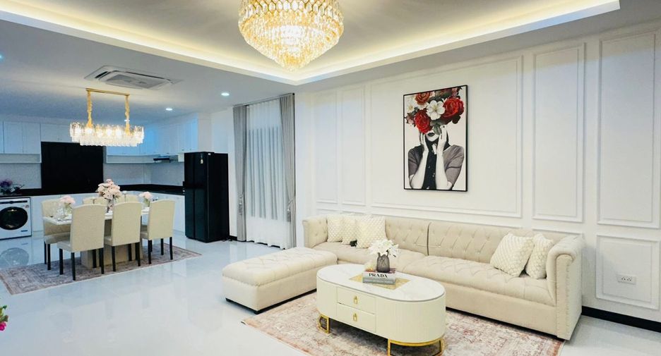 For sale 4 bedrooms house in Sattahip, Chonburi