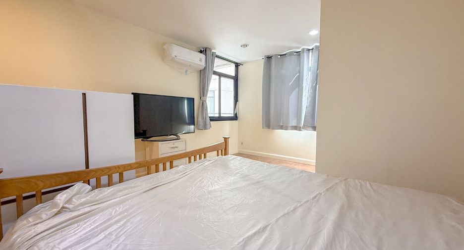 For sale 2 bedrooms condo in Bang Rak, Bangkok
