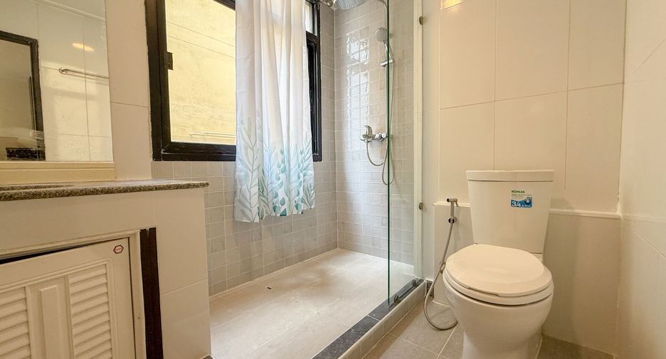 For sale 2 bedrooms condo in Bang Rak, Bangkok