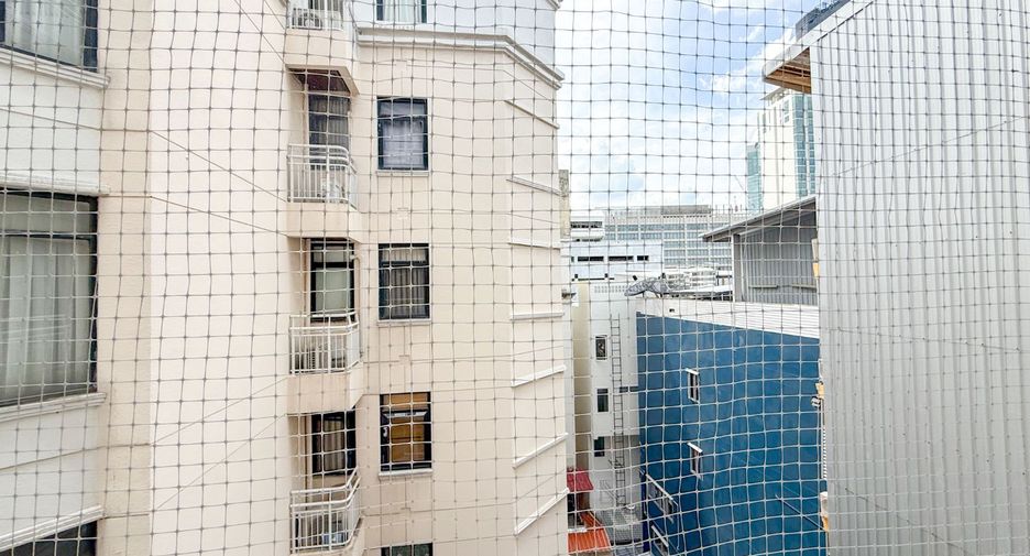 For sale 2 bedrooms condo in Bang Rak, Bangkok
