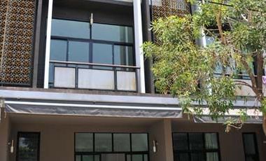 For sale 3 bedrooms townhouse in Mueang Nonthaburi, Nonthaburi