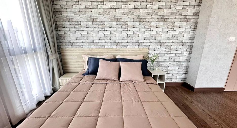 For sale 3 ベッドルーム condo in Phra Khanong, Bangkok