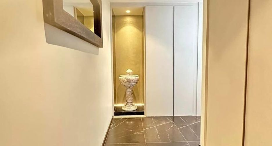 For sale 3 bedrooms condo in Watthana, Bangkok