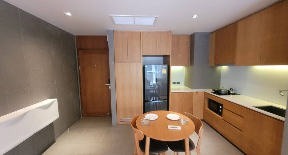 For rent 1 bed serviced apartment in Watthana, Bangkok