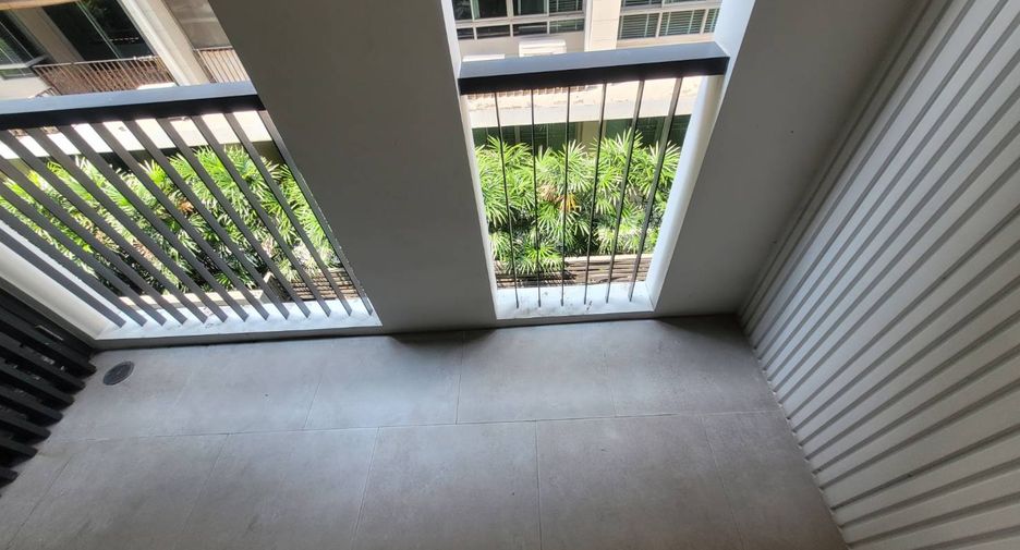 For rent 1 bed serviced apartment in Watthana, Bangkok