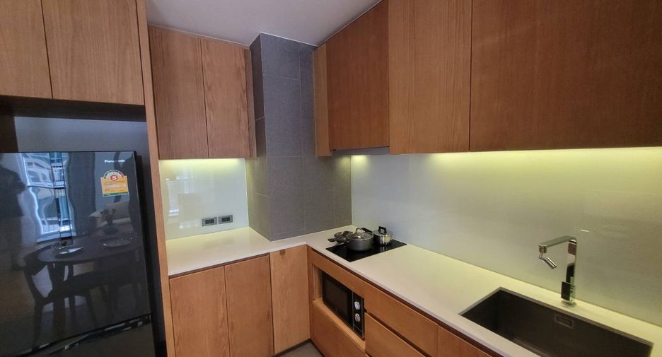 For rent 1 bed serviced apartment in Watthana, Bangkok