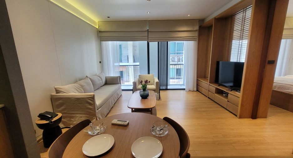 For rent 1 bed serviced apartment in Watthana, Bangkok