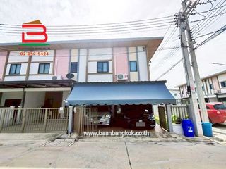 出售 2 卧室 联排别墅 在 Sam Khok, Pathum Thani