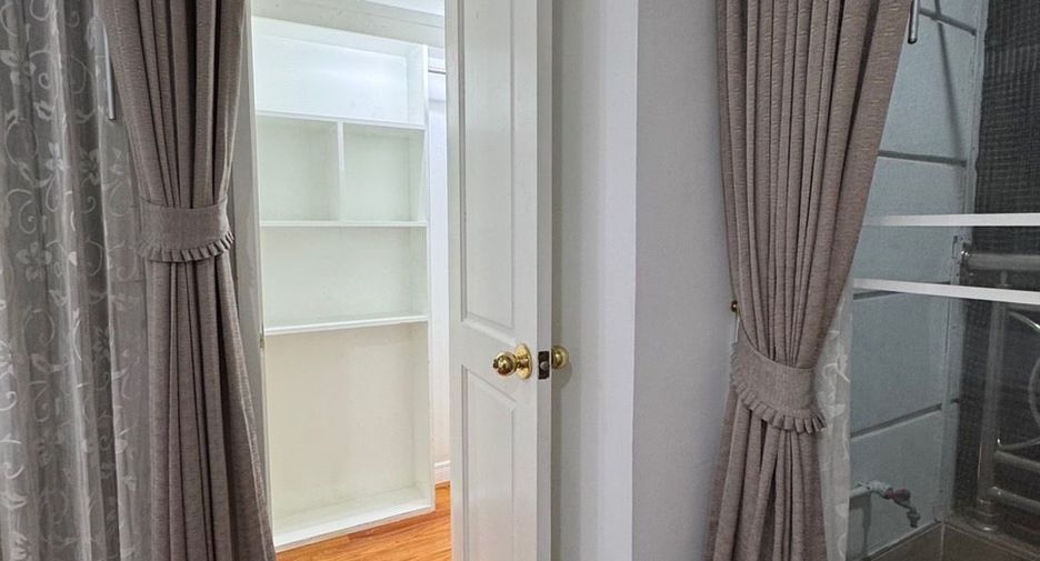 For rent 1 bed condo in Pathum Wan, Bangkok