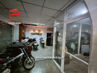 出售 5 卧室 商业空间 在 Bang Kho Laem, 曼谷