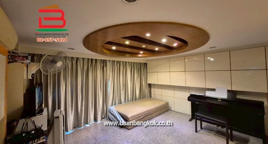 Local comercial en venta de 5 habitaciones en Bang Kho Laem, Bangkok