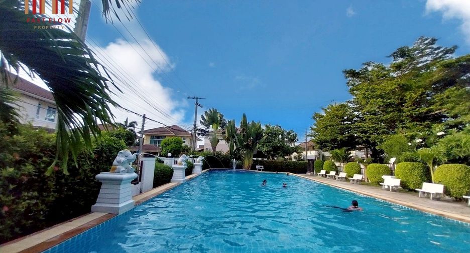 For sale 3 bedrooms townhouse in Mueang Samut Prakan, Samut Prakan