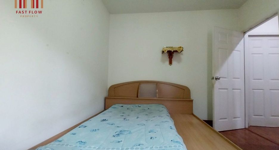 For sale 3 bedrooms townhouse in Mueang Samut Prakan, Samut Prakan